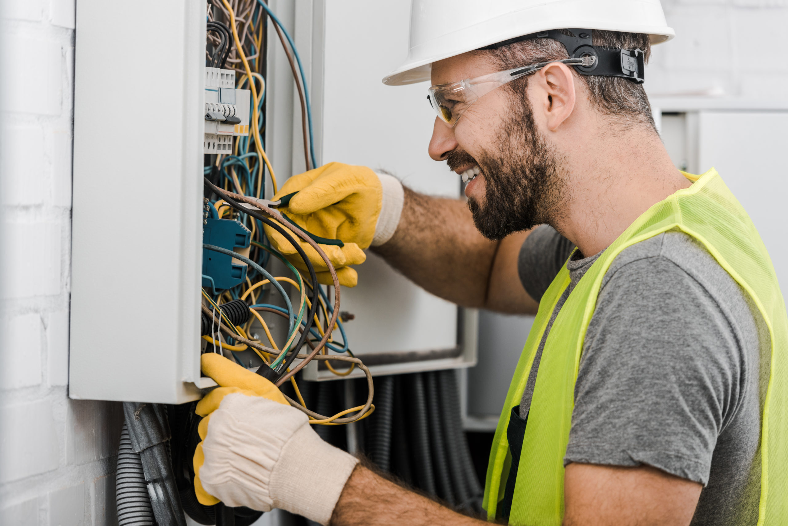 Employment Background Checks on Electrical Service Technicians